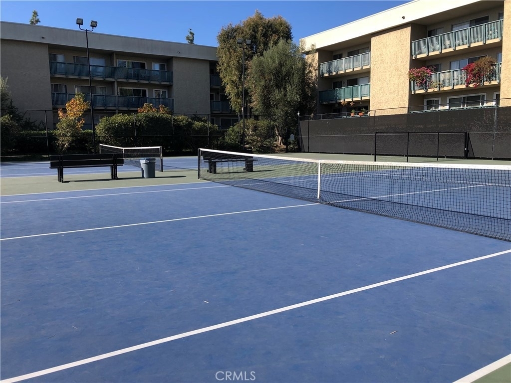 552 N Bellflower Boulevard - Photo 27