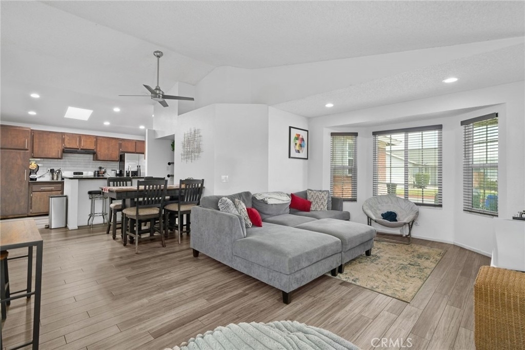 15957 Randall - Photo 3
