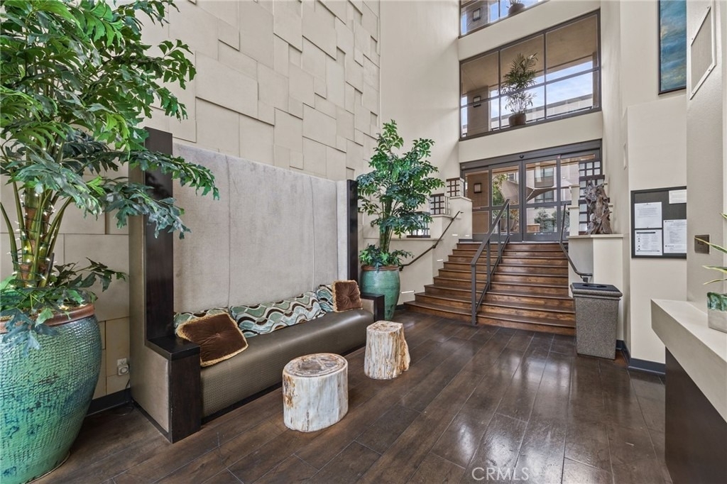 402 Rockefeller - Photo 1