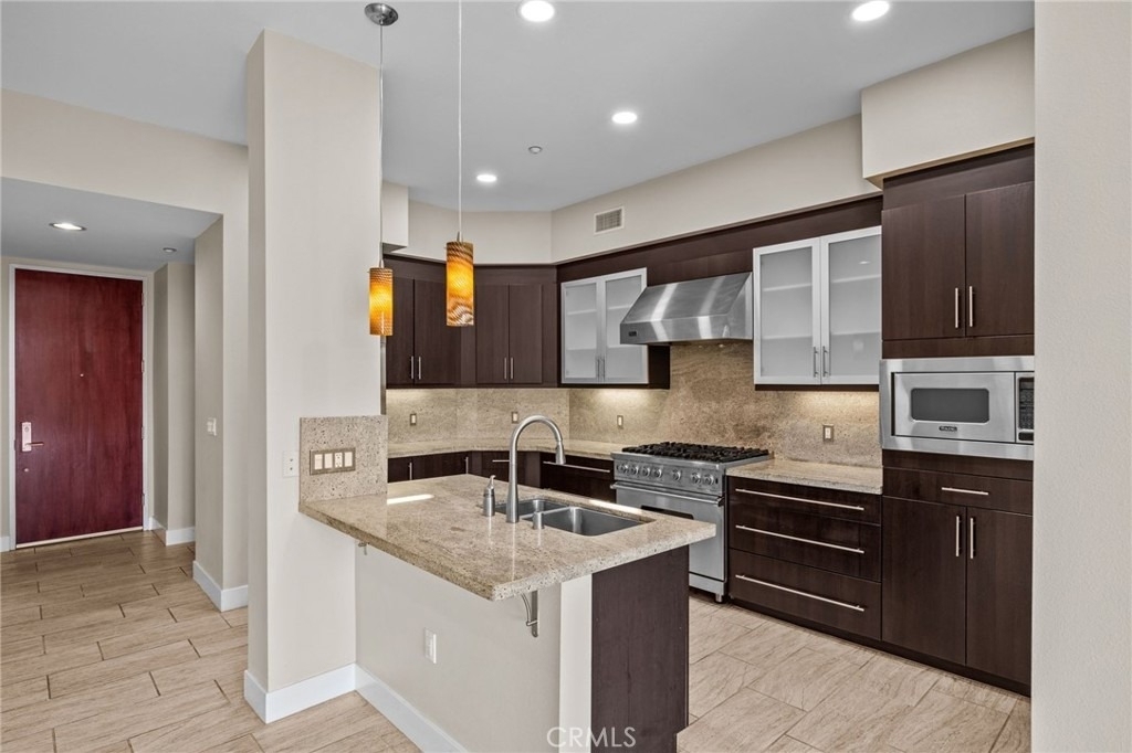 402 Rockefeller - Photo 3