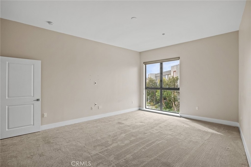 402 Rockefeller - Photo 16
