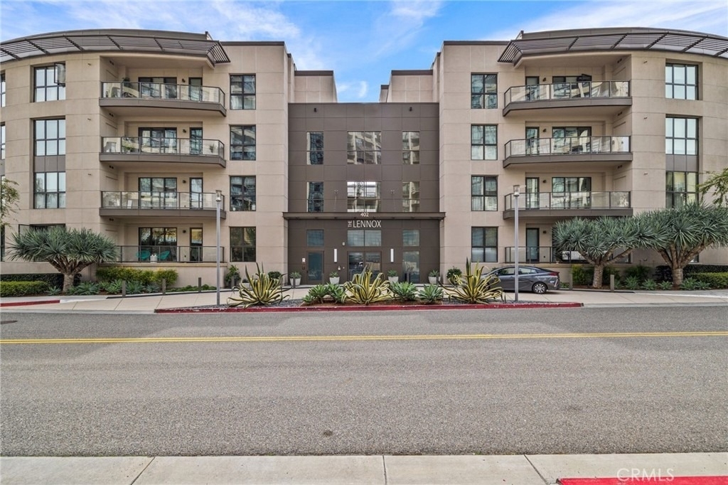 402 Rockefeller - Photo 0