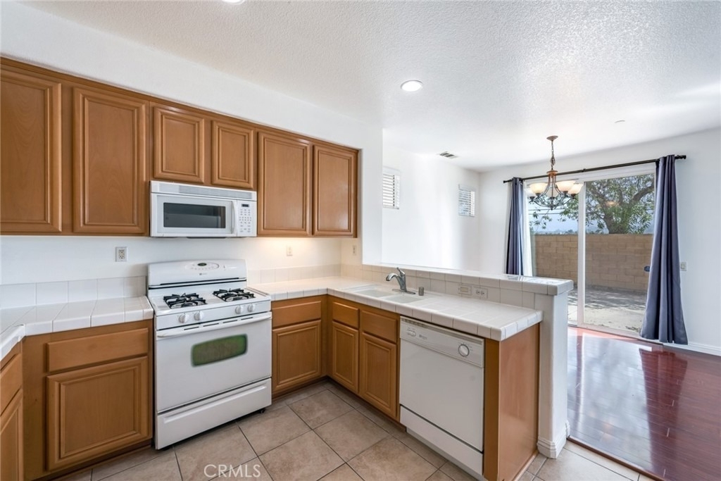 4544 Filson Street - Photo 6
