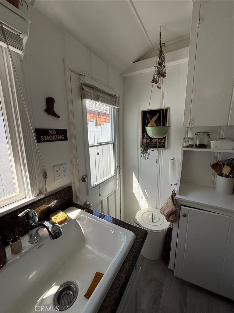 953 Glenneyre - Photo 6