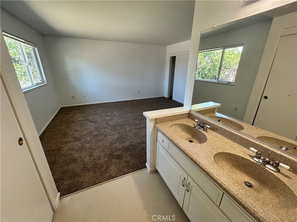 3385 Valencia Hill - Photo 16