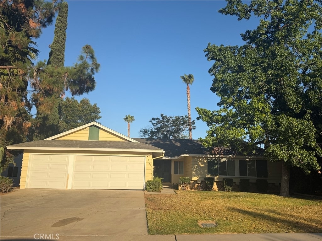 3385 Valencia Hill - Photo 0