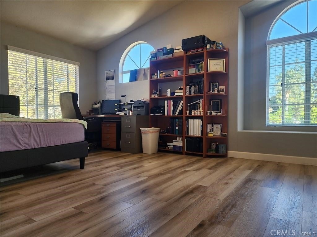 412 Bristol Way - Photo 1