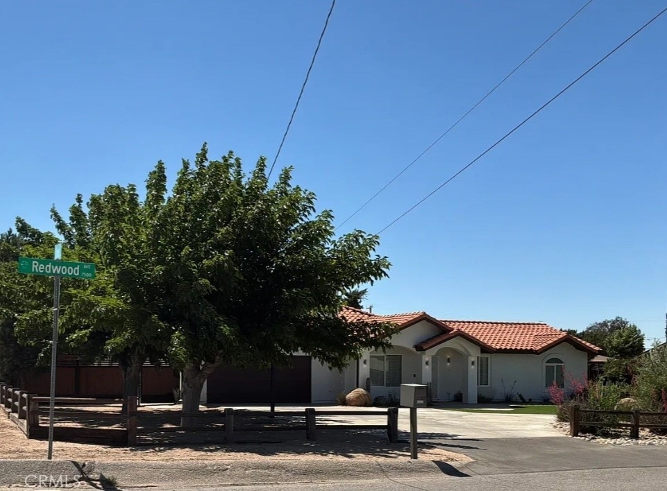 7518 Redwood - Photo 1