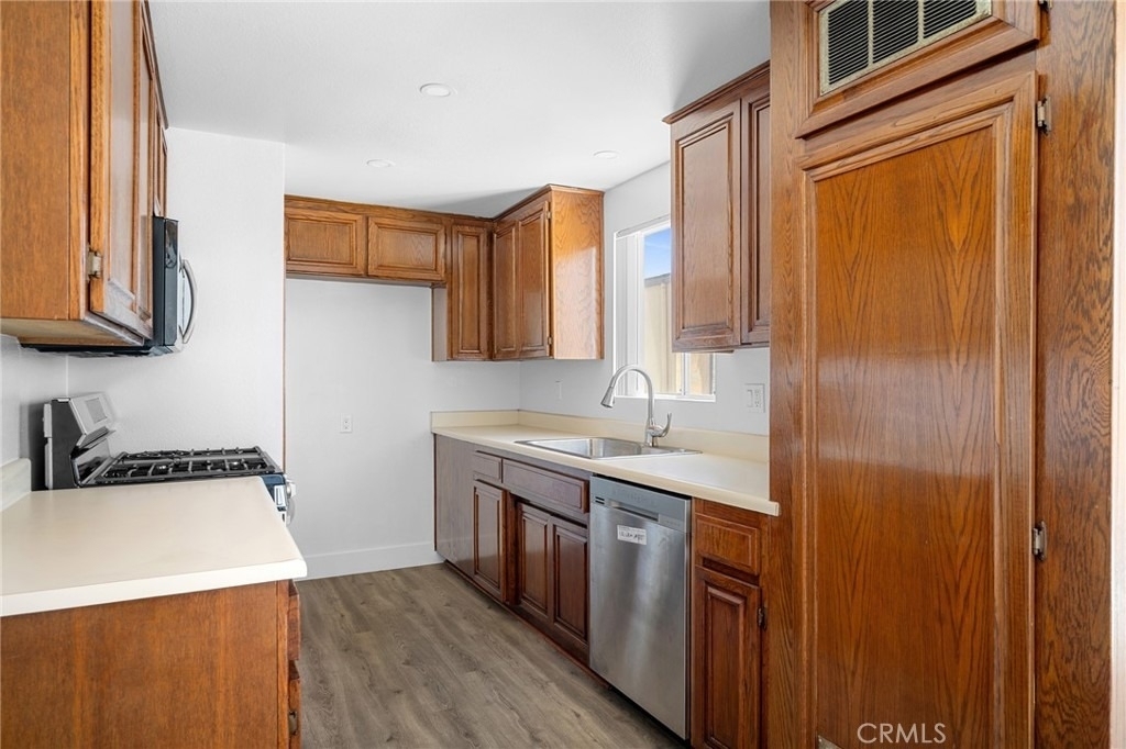 6406 Denny Avenue - Photo 8