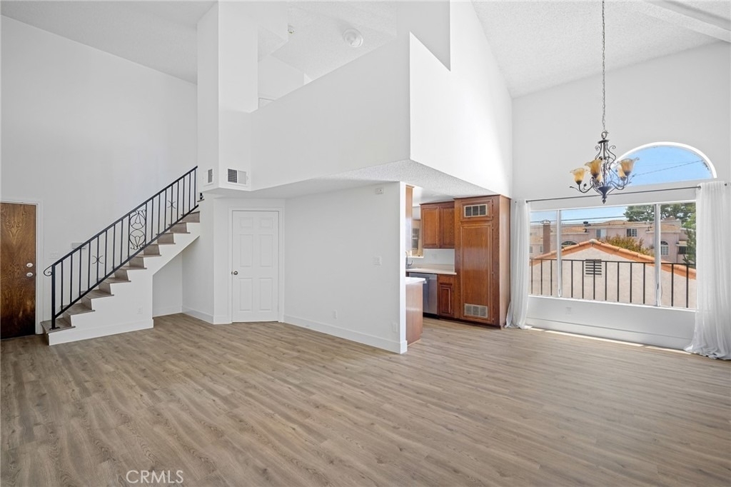 6406 Denny Avenue - Photo 4