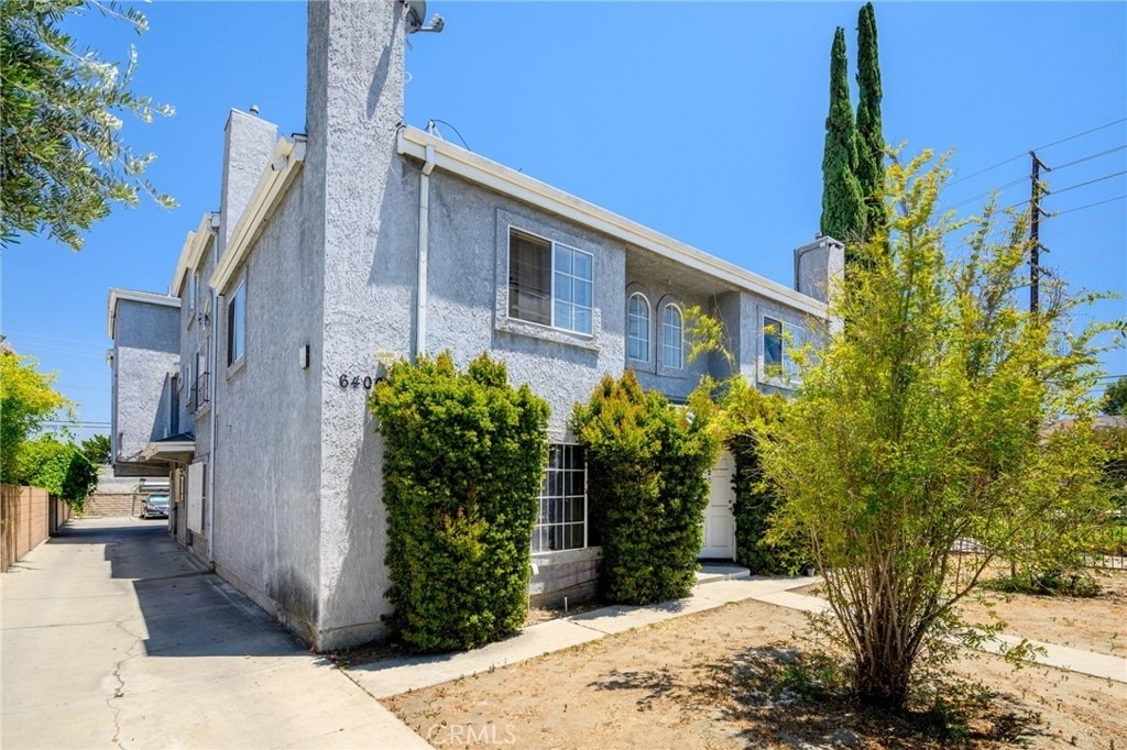 6406 Denny Avenue - Photo 17