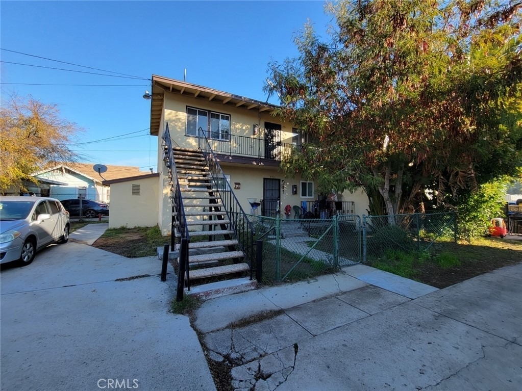 757 S Towne Avenue - Photo 13
