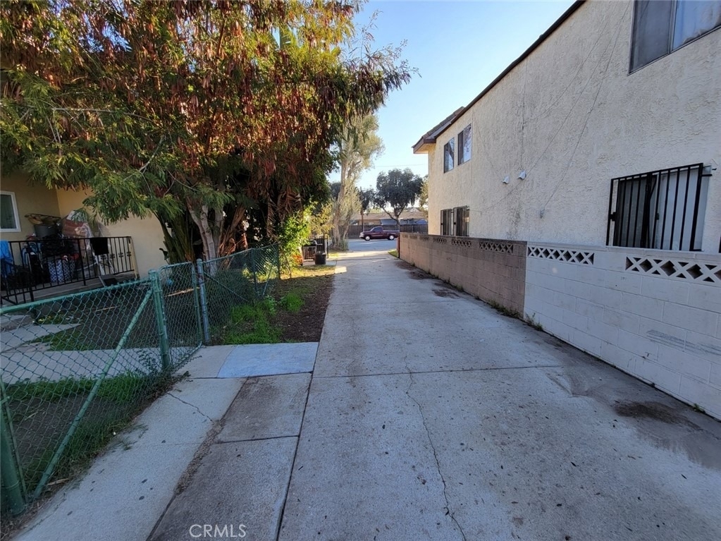 757 S Towne Avenue - Photo 11