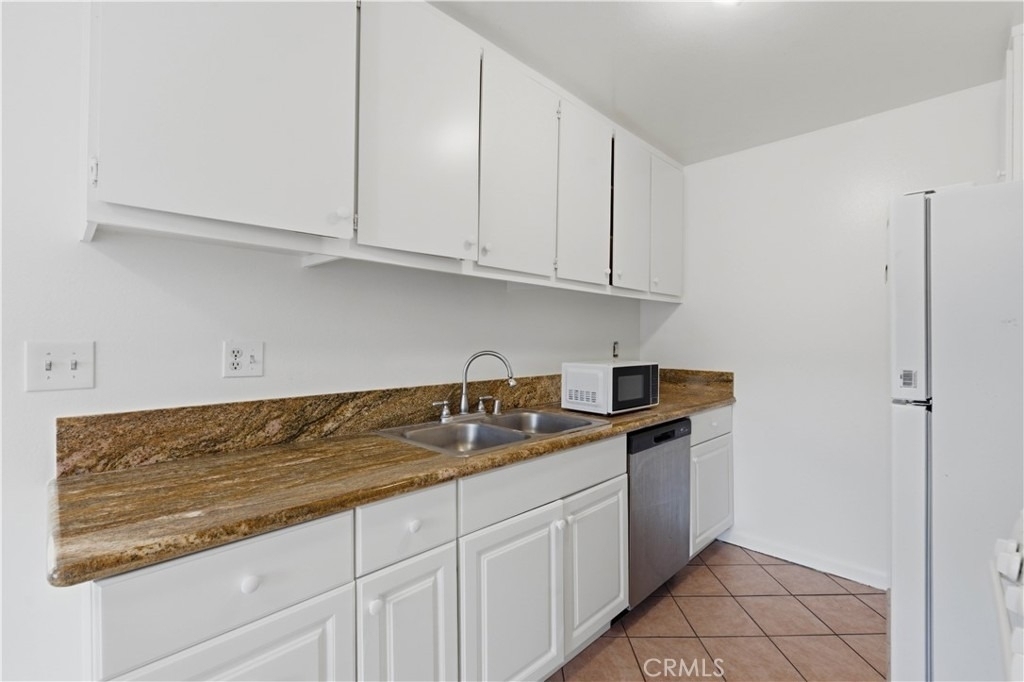 1250 S Brookhurst Street - Photo 10