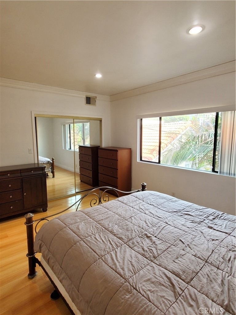 351 E Verdugo Avenue - Photo 11