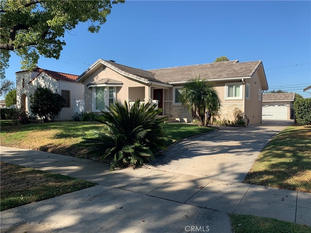 1817 S Palm - Photo 0
