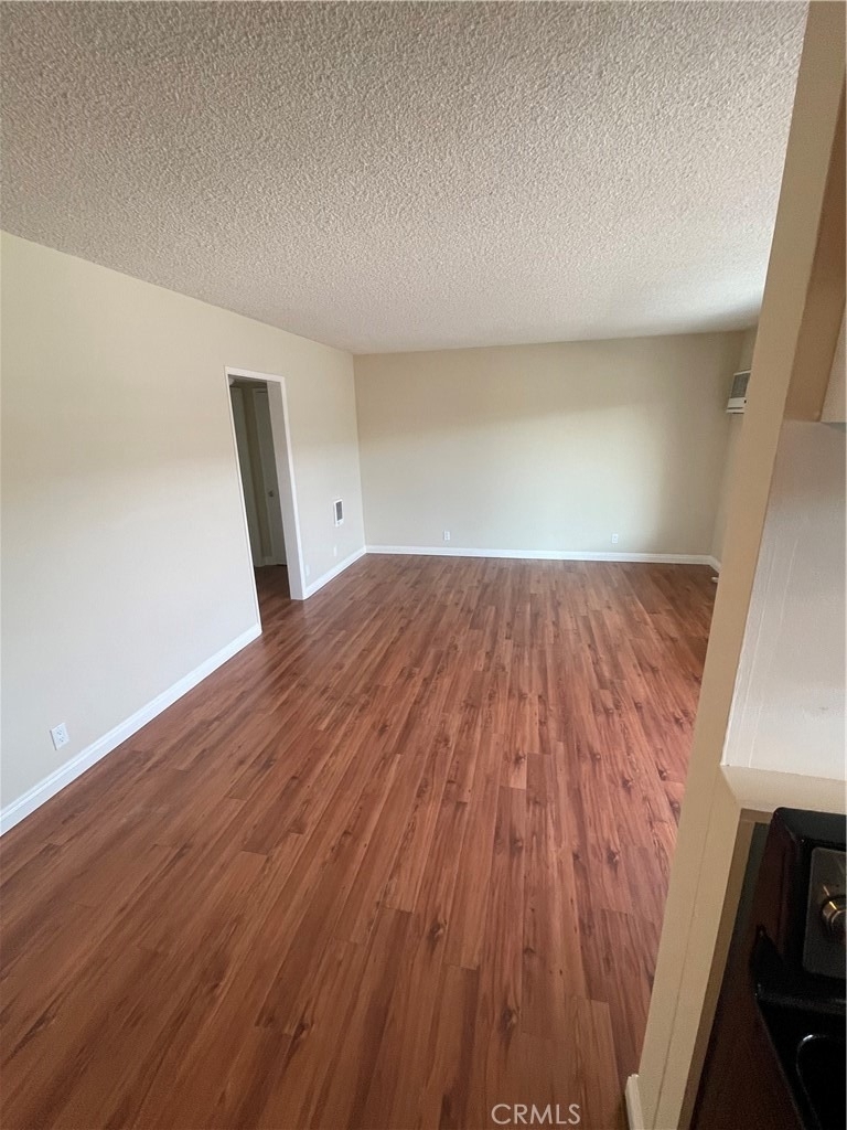 5716 Sultana Avenue - Photo 3
