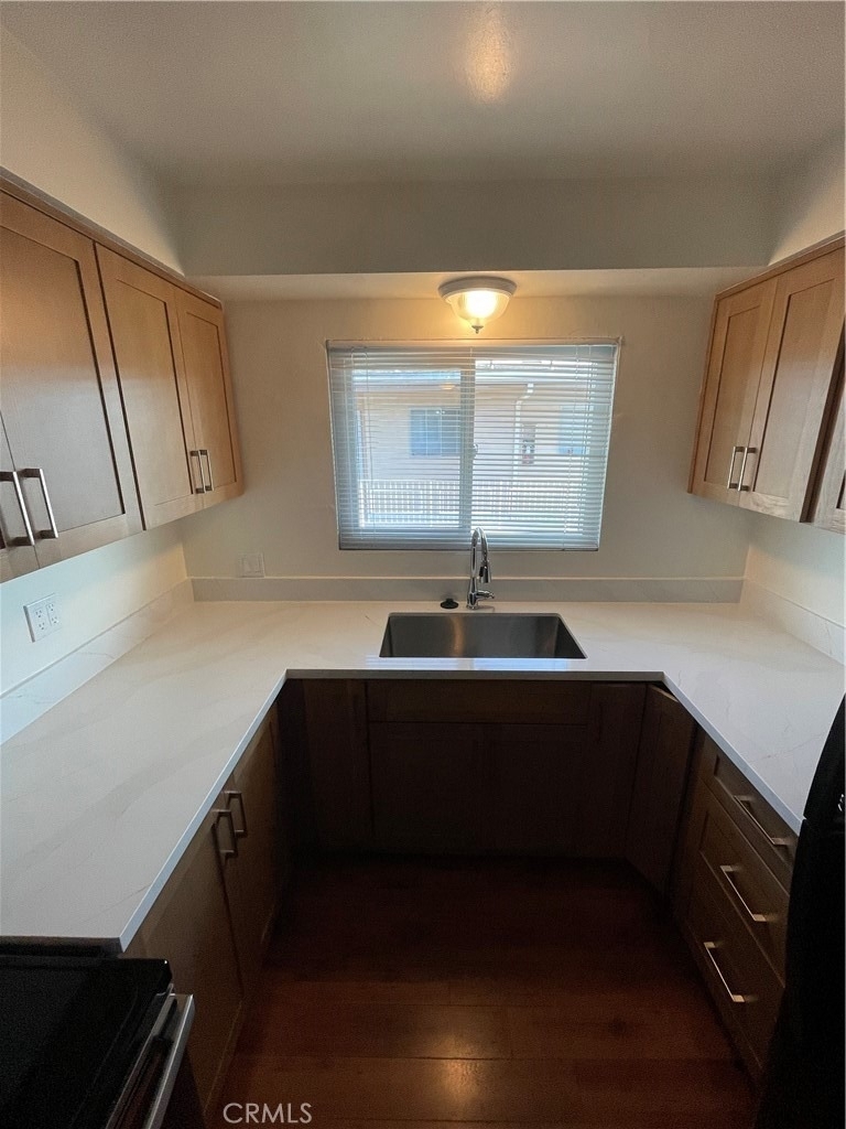 5716 Sultana Avenue - Photo 6