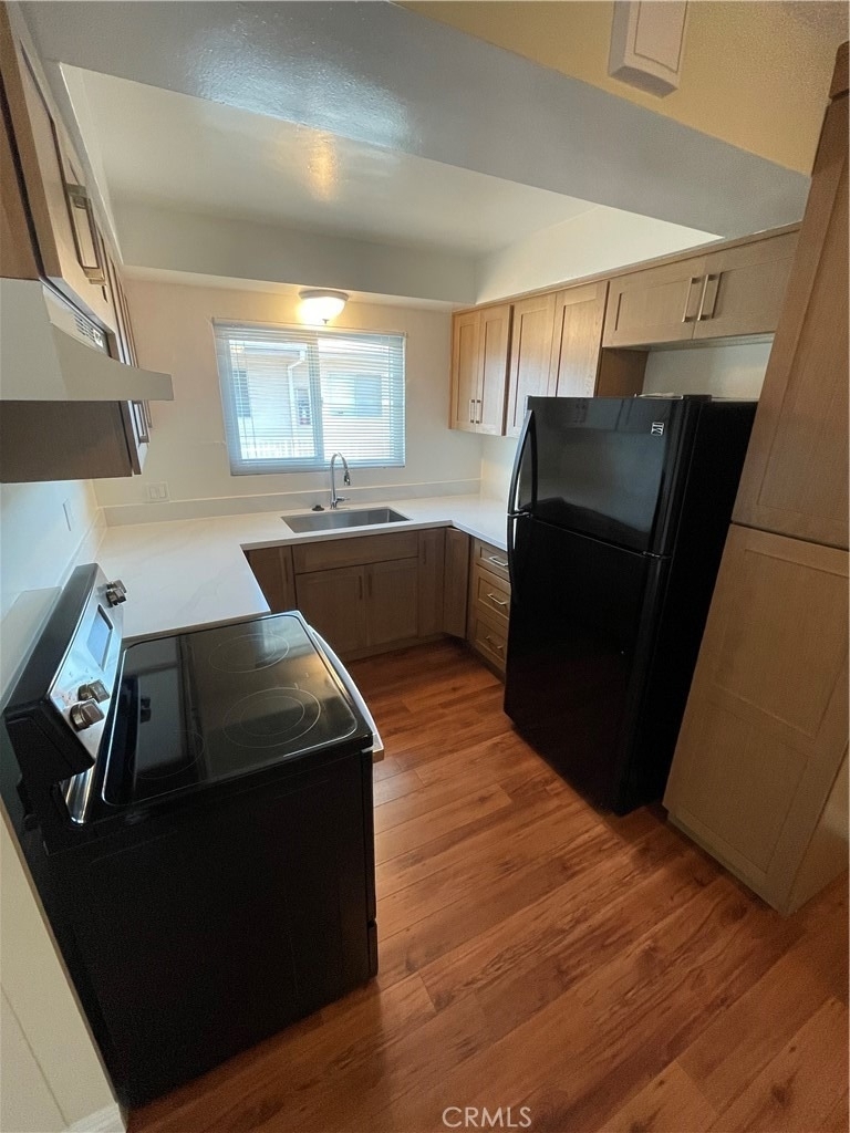 5716 Sultana Avenue - Photo 5