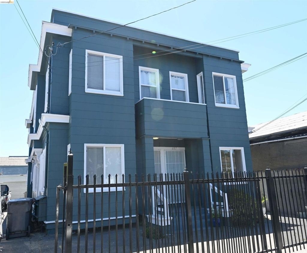 685 37th Street - Photo 0
