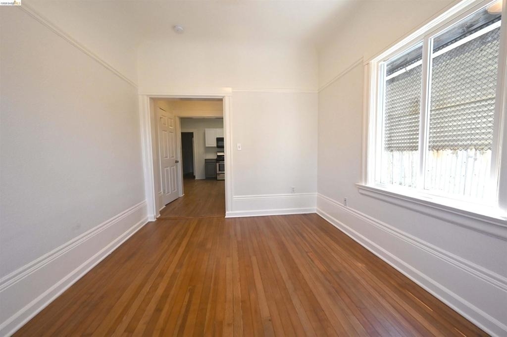 685 37th Street - Photo 3