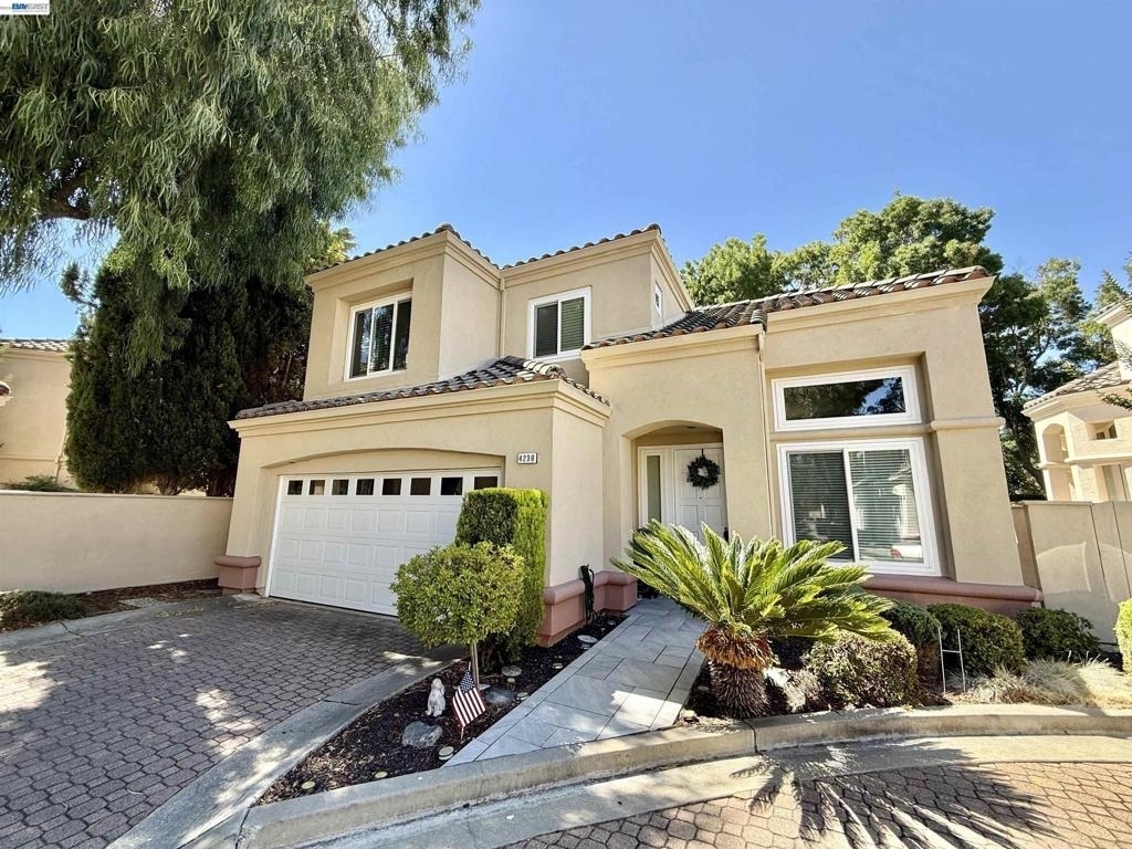 4238 Diavila Ave - Photo 0
