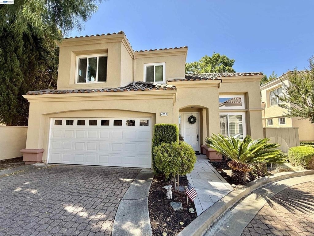 4238 Diavila Ave - Photo 2