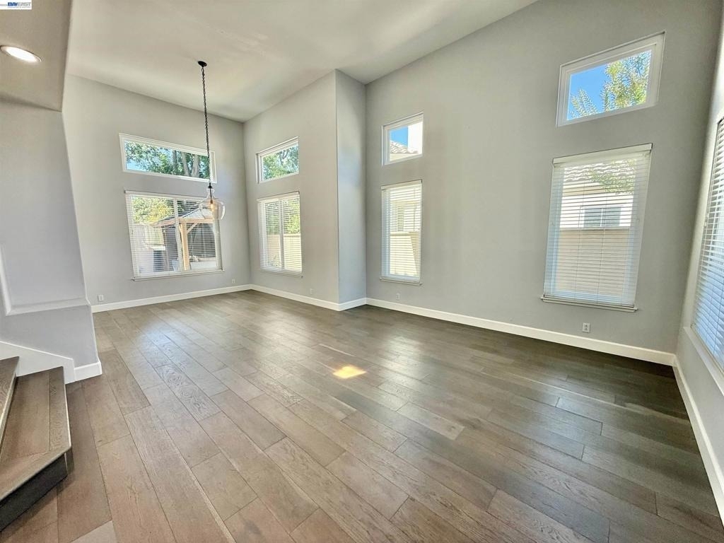 4238 Diavila Ave - Photo 4