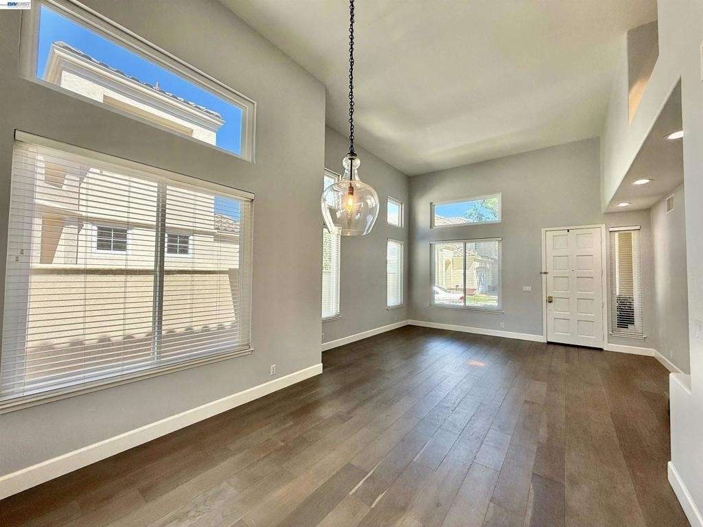 4238 Diavila Ave - Photo 10