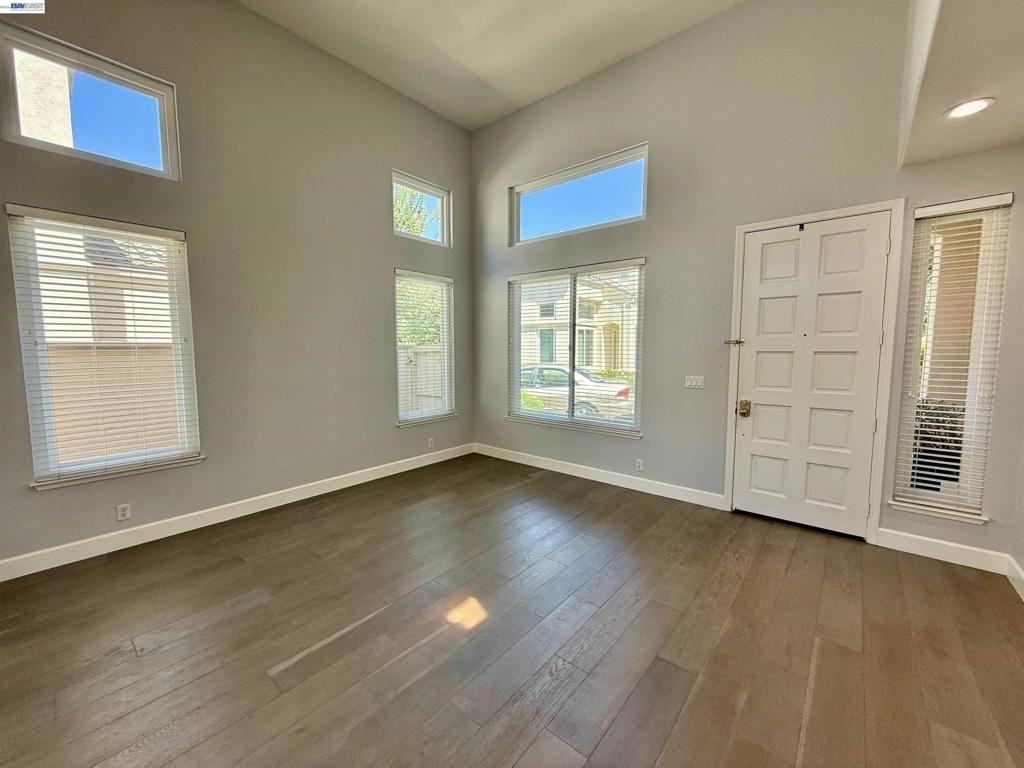 4238 Diavila Ave - Photo 5