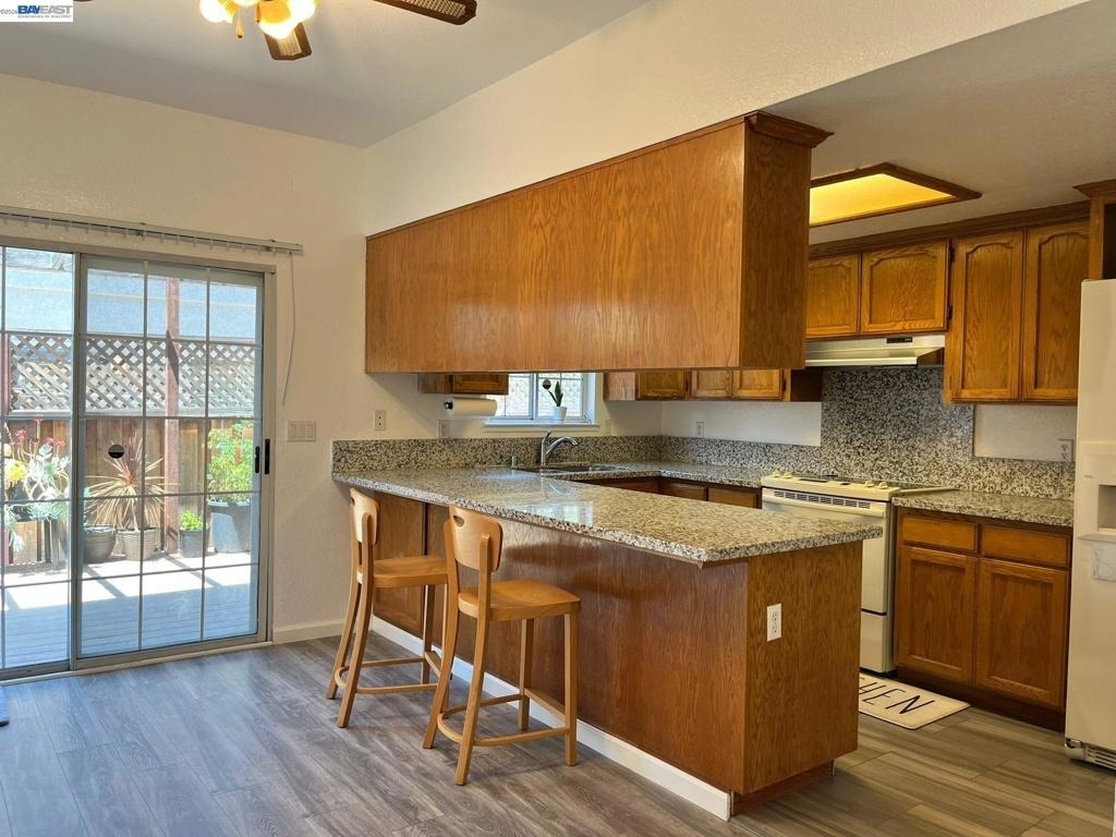 43572 Bryant St - Photo 2