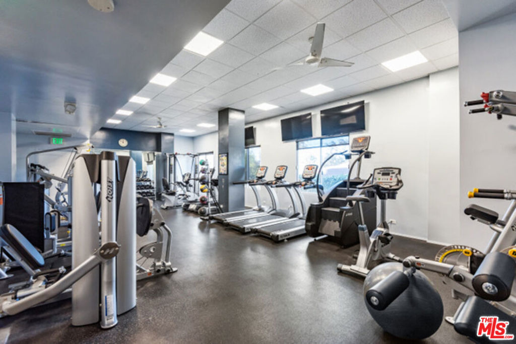 10501 Wilshire Boulevard - Photo 16