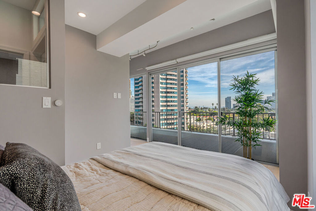 10501 Wilshire Boulevard - Photo 8