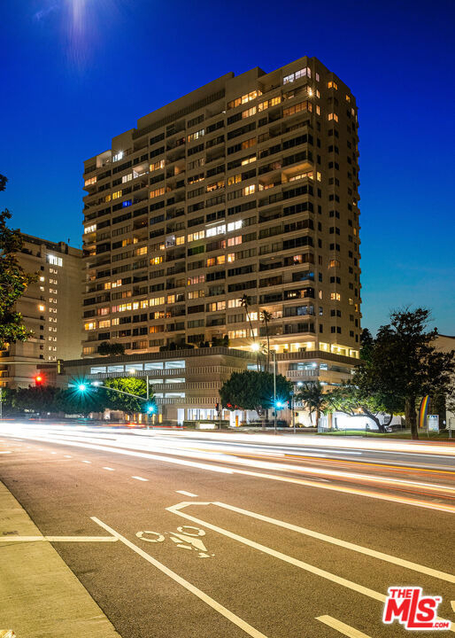 10501 Wilshire Boulevard - Photo 17