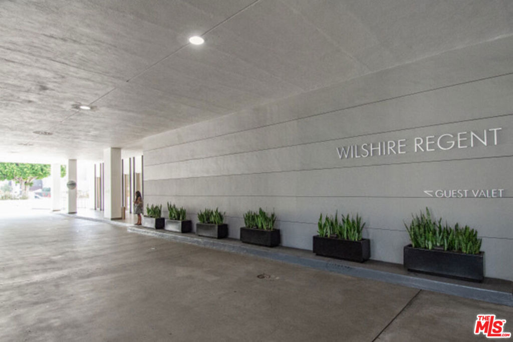 10501 Wilshire Boulevard - Photo 13