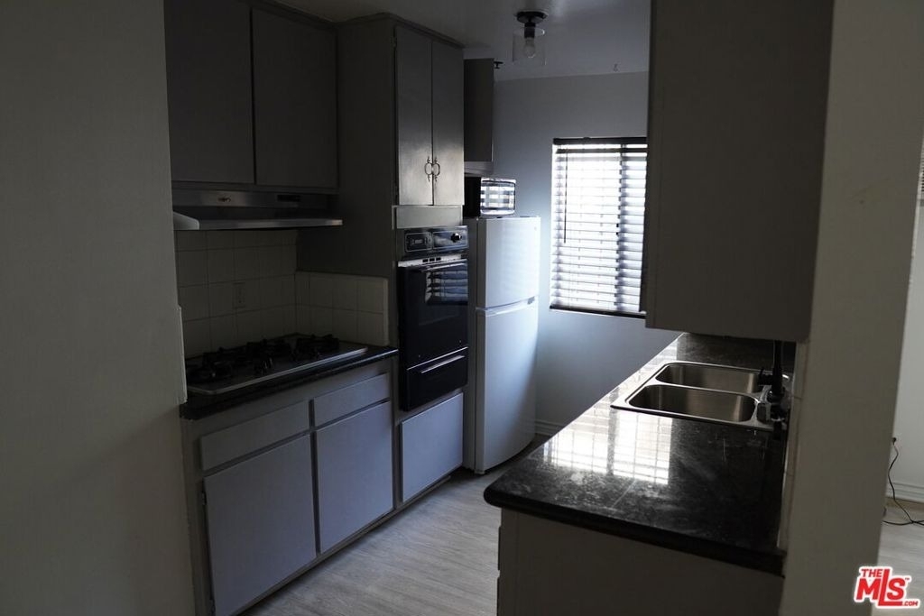 912 Hilldale - Photo 4