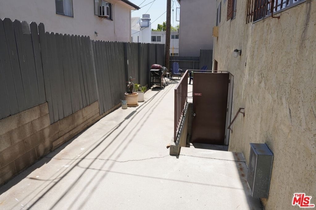 912 Hilldale - Photo 13