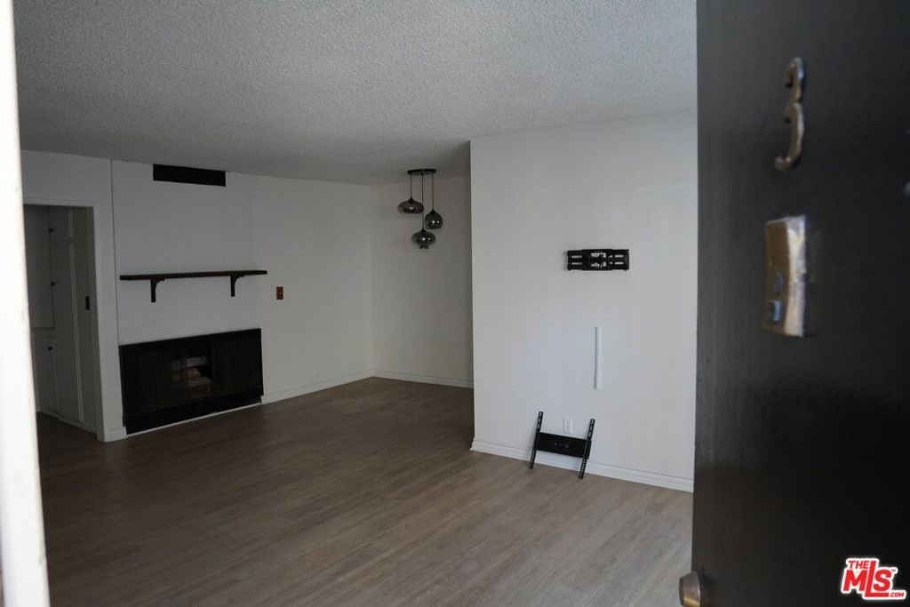 912 Hilldale - Photo 2