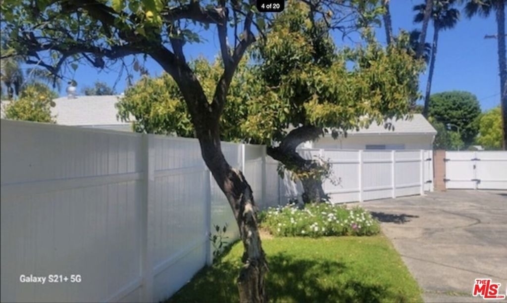 17402 Hart Street - Photo 2