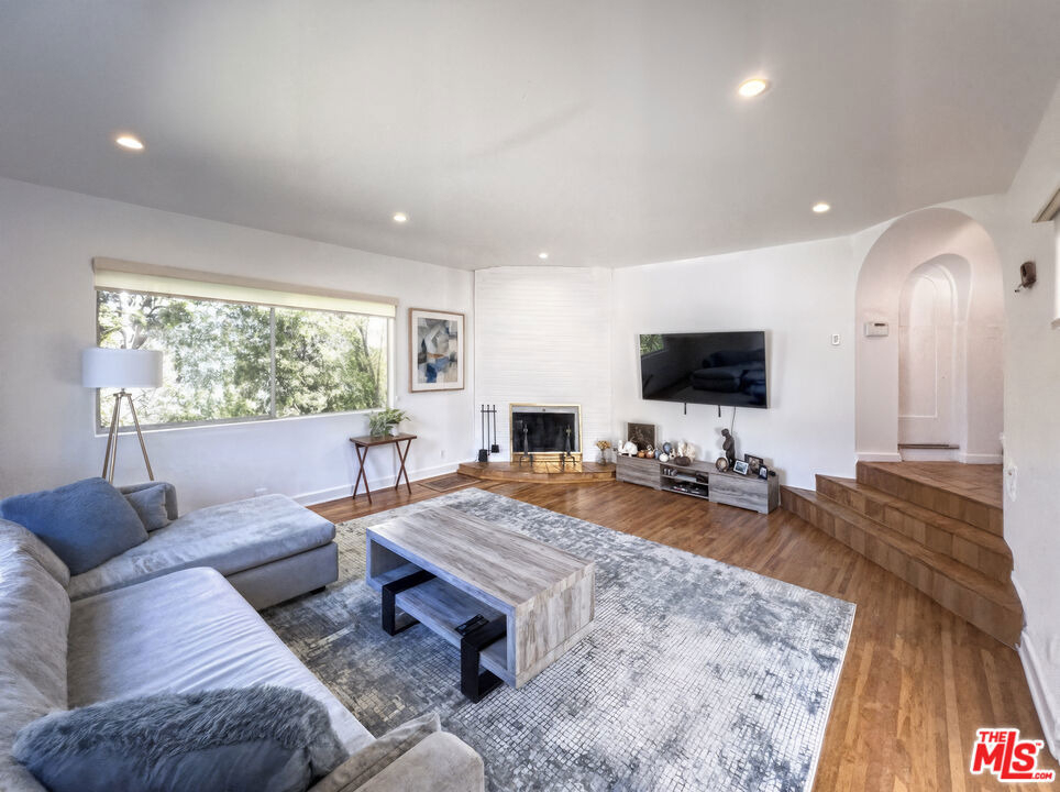 1903 Holmby Avenue - Photo 4