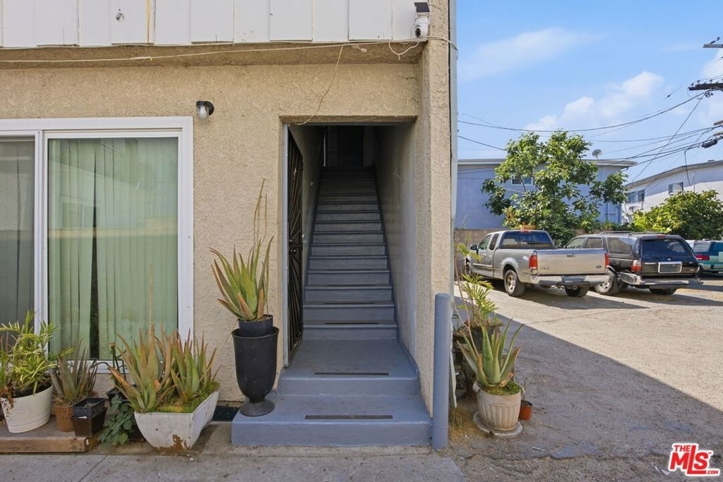 4841 W 18th Street - Photo 4