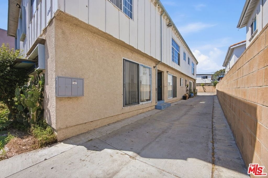 4841 W 18th Street - Photo 2