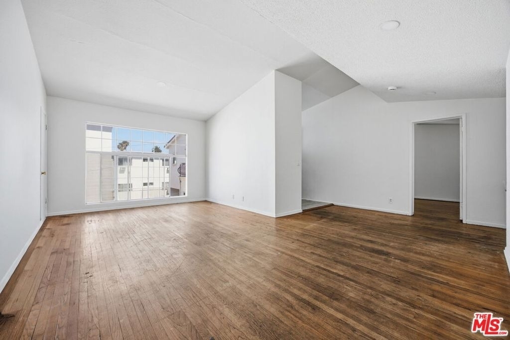 4841 W 18th Street - Photo 10