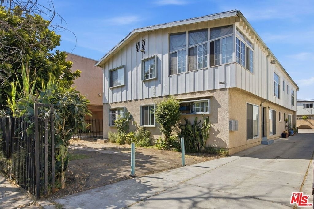 4841 W 18th Street - Photo 0