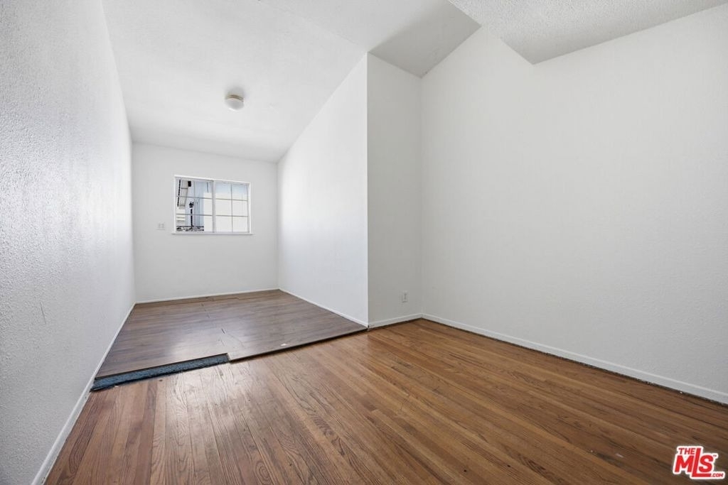 4841 W 18th Street - Photo 13