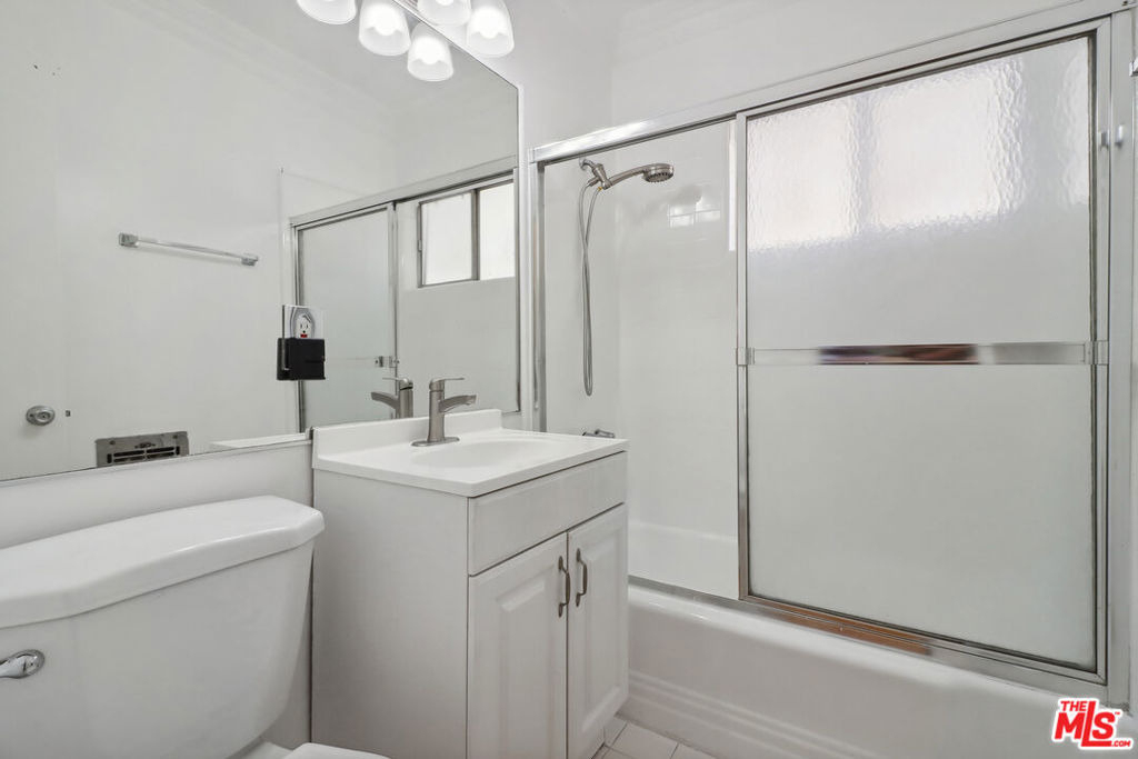 1216 N Detroit Street - Photo 7