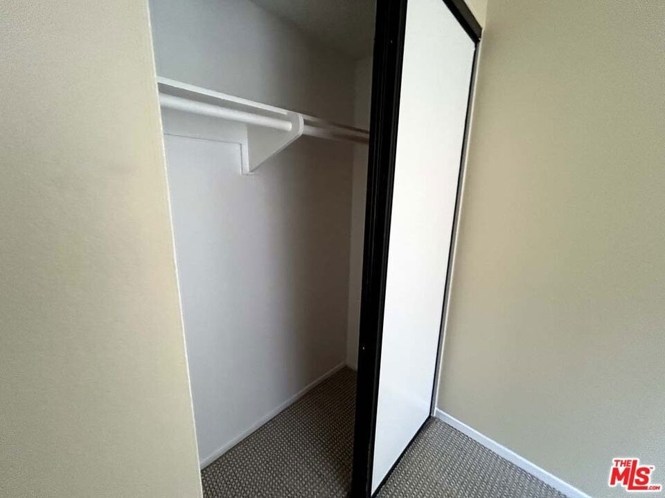 21820 Marylee Street - Photo 37