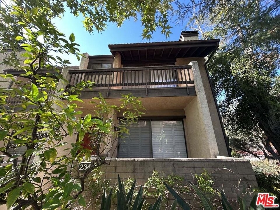 21820 Marylee Street - Photo 0