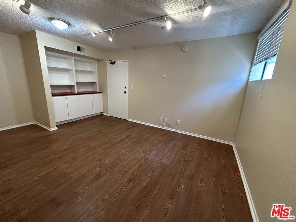 21820 Marylee Street - Photo 47