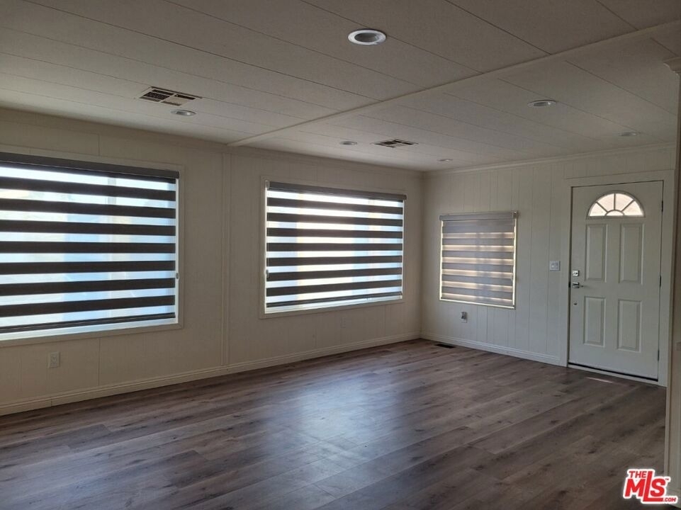 17700 S Avalong Boulevard - Photo 4